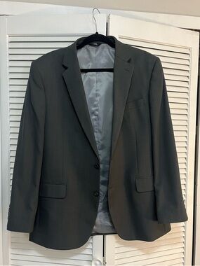 Haggar Travel Performance Suit Jacket - Tailored Fit (44R)